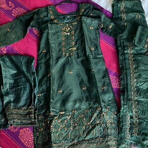 Elegant Green organza Embroidered Suit Set